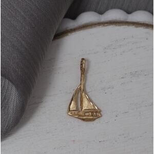 14k Yellow Gold Sailboat Pendant 0.6G / 0.7in